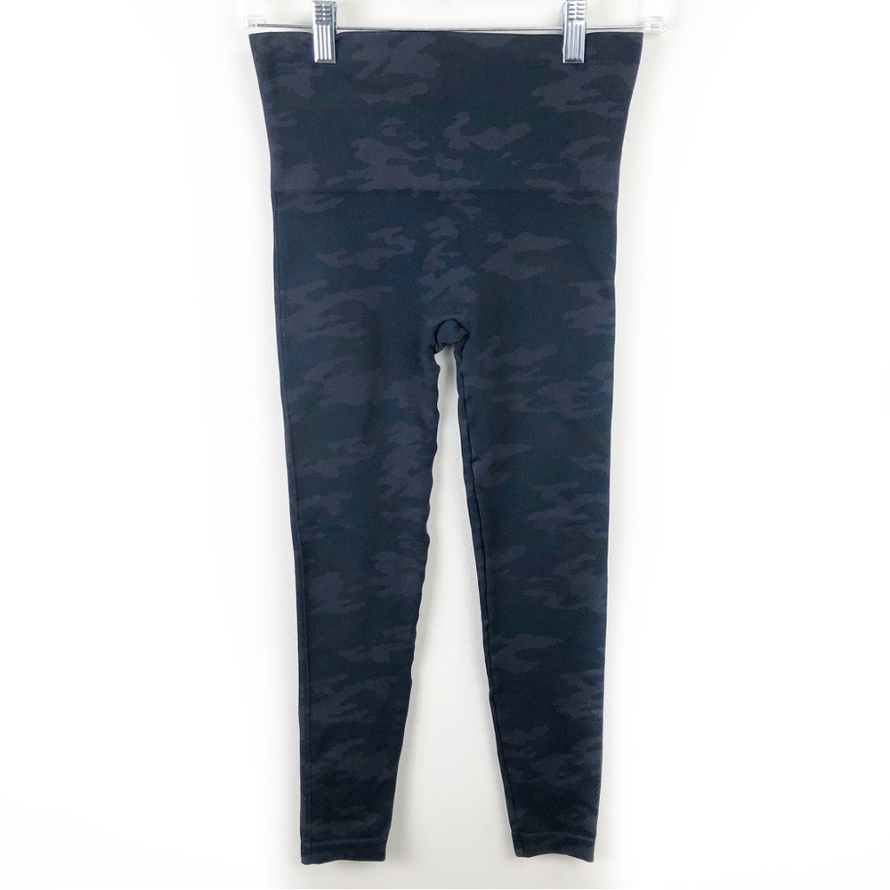 Spanx look at me now seamless camo cropped leggings size: S